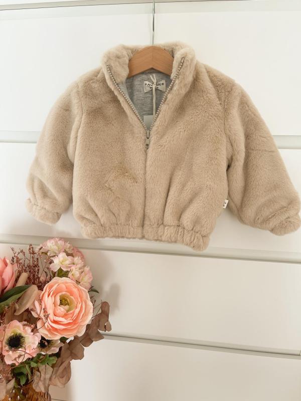 Coverfoto PETIT INDI I Beige teddy vest